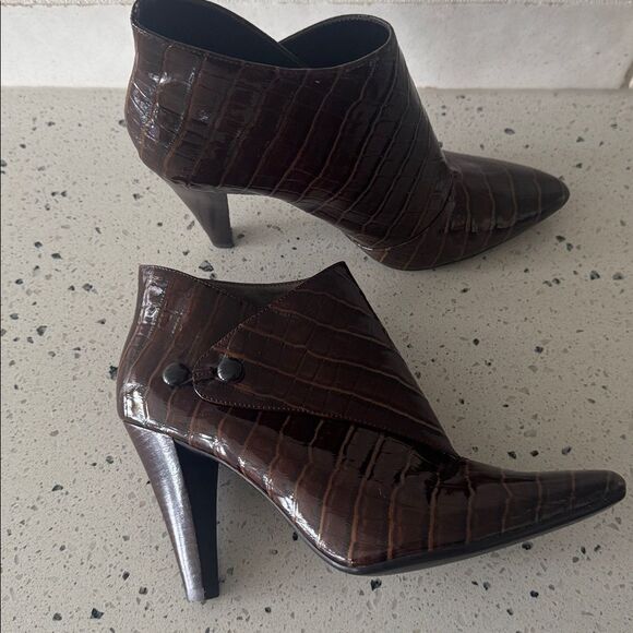 Via Spiga LYDIA Brown Leather Crocodile-Embossed Ankle Boots Pointy Toe Size 7.5 - Picture 3 of 15